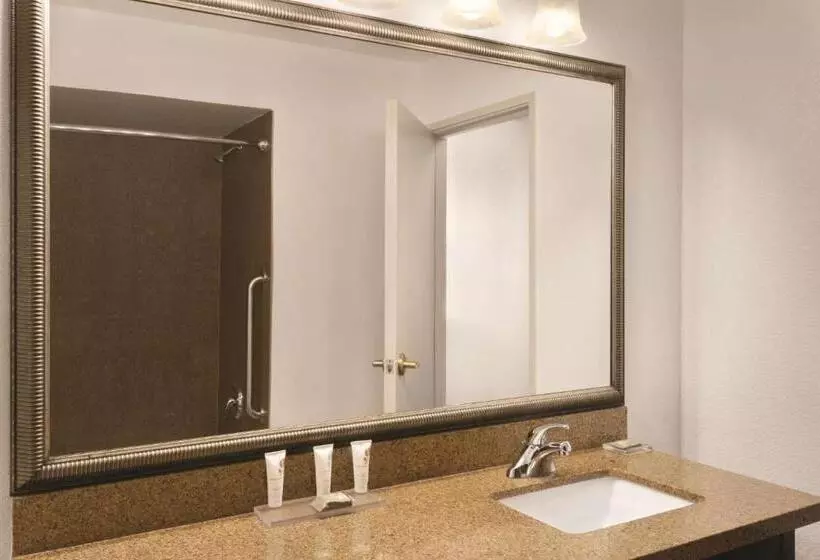 身障者適用キングサイズベッドルーム, Country Inn & Suites By Radisson, Bradenton Lakewood Ranch, Fl