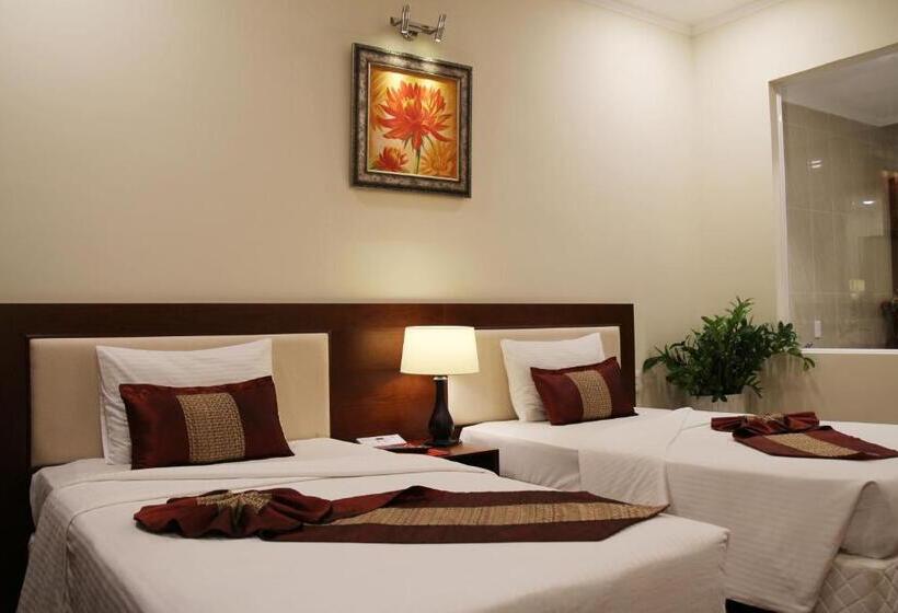 اتاق لوکس, Dong Khanh