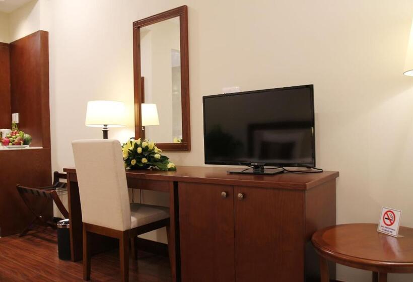 اتاق لوکس, Dong Khanh