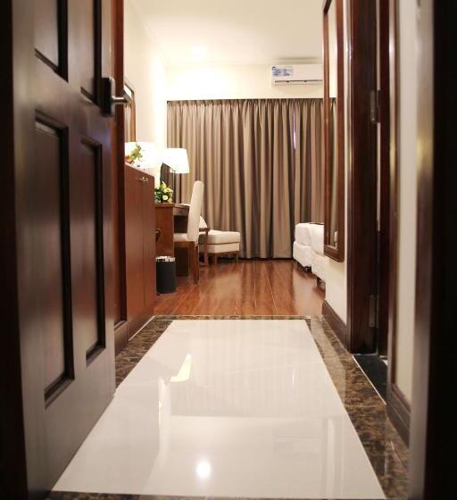 اتاق لوکس, Dong Khanh