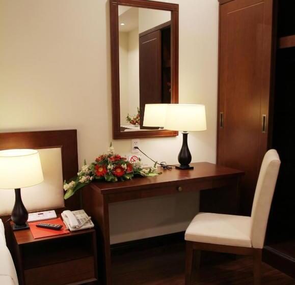 اتاق لوکس, Dong Khanh