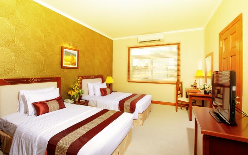 اتاق لوکس, Dong Khanh