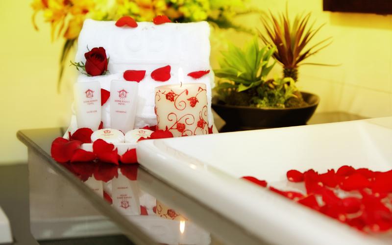 اتاق لوکس, Dong Khanh