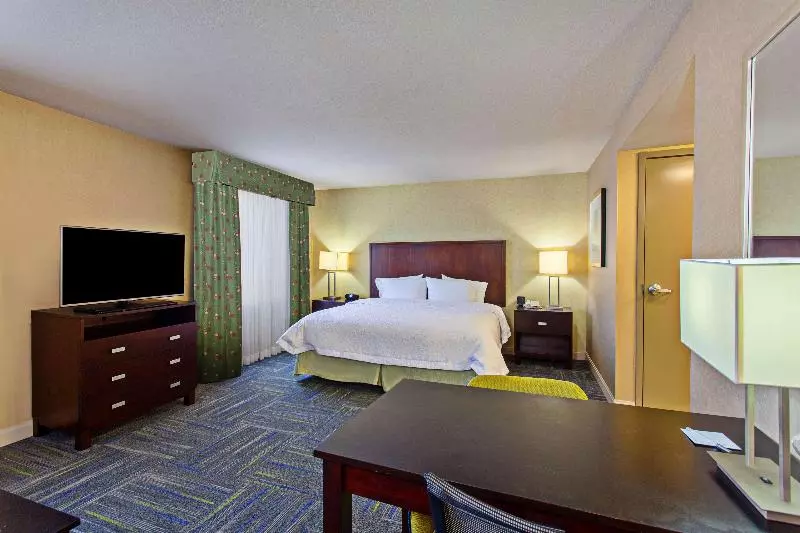 キングサイドベッドのスタンダードワンルーム, Hampton Inn & Suites Merced