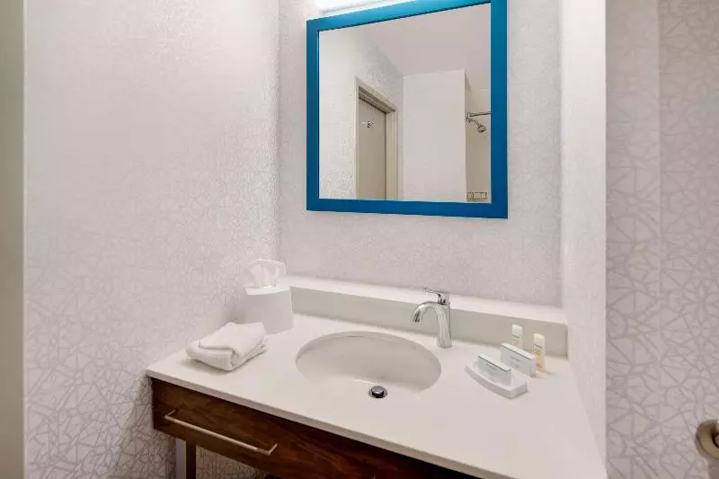 キングサイズベッドのスイートルーム, Hampton Inn & Suites St. Augustine Vilano Beach