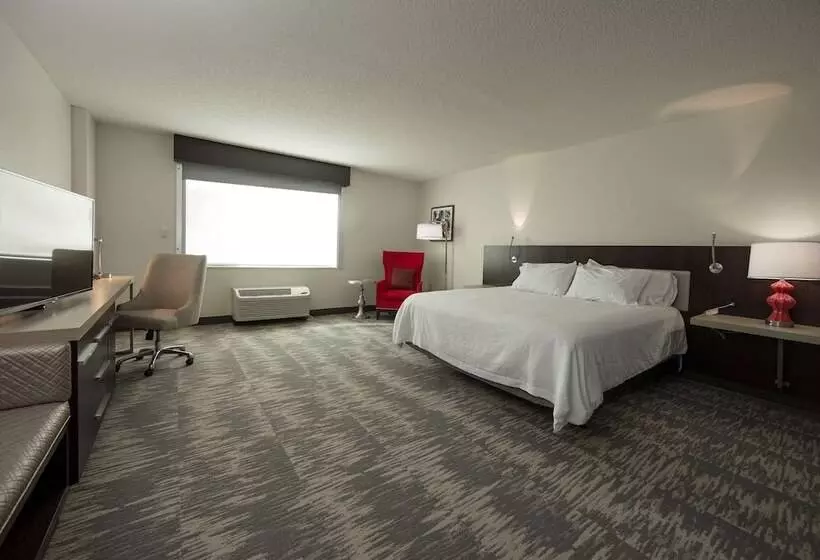 Standard-invahuone, Hilton Garden Inn Athens Downtown