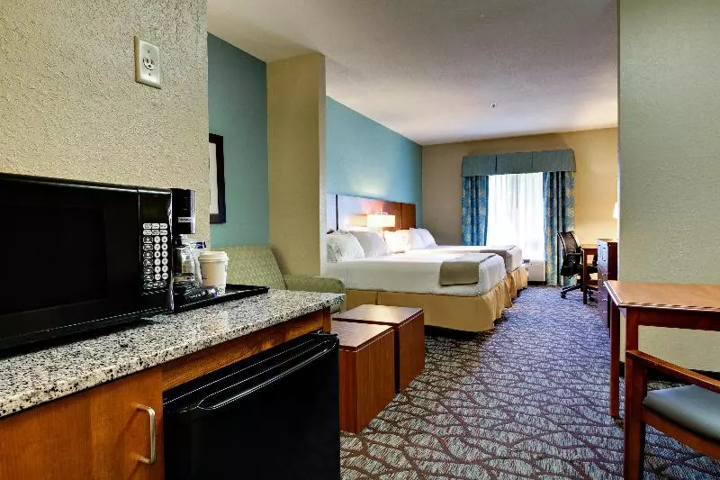 キングサイズベッドのエクゼクティブルーム, Holiday Inn Express & Suites Jacksonville South   I 295, An Ihg