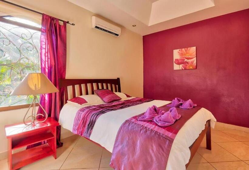 スリーベッドルーム　ヴィラ, Las Brisas Resort And Villas