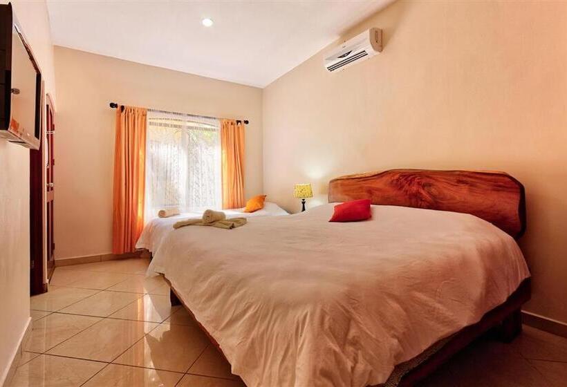 エコノミートリプルルーム, Las Brisas Resort And Villas