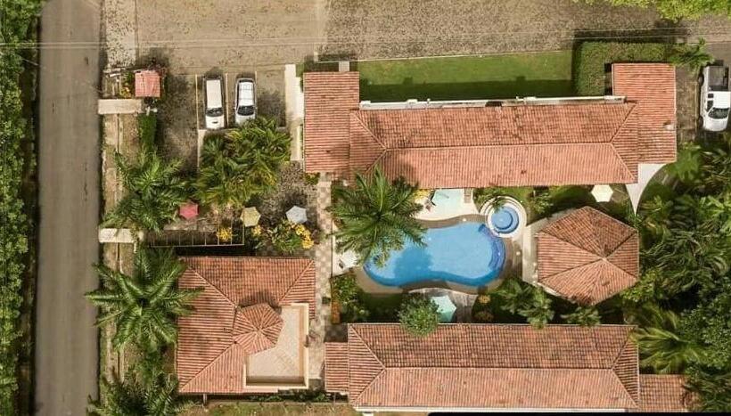 エコノミートリプルルーム, Las Brisas Resort And Villas