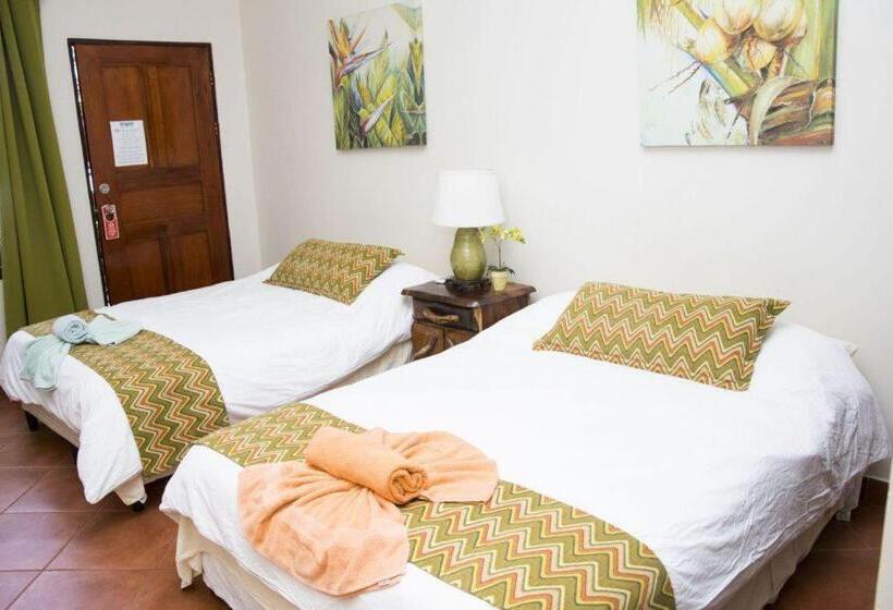 スタンダード４人部屋, Las Brisas Resort And Villas