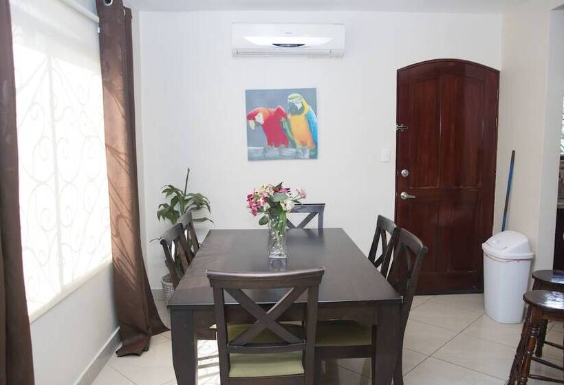 スリーベッドルーム　ヴィラ, Las Brisas Resort And Villas