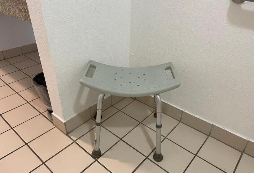 디럭스 룸, Loma Linda Inn