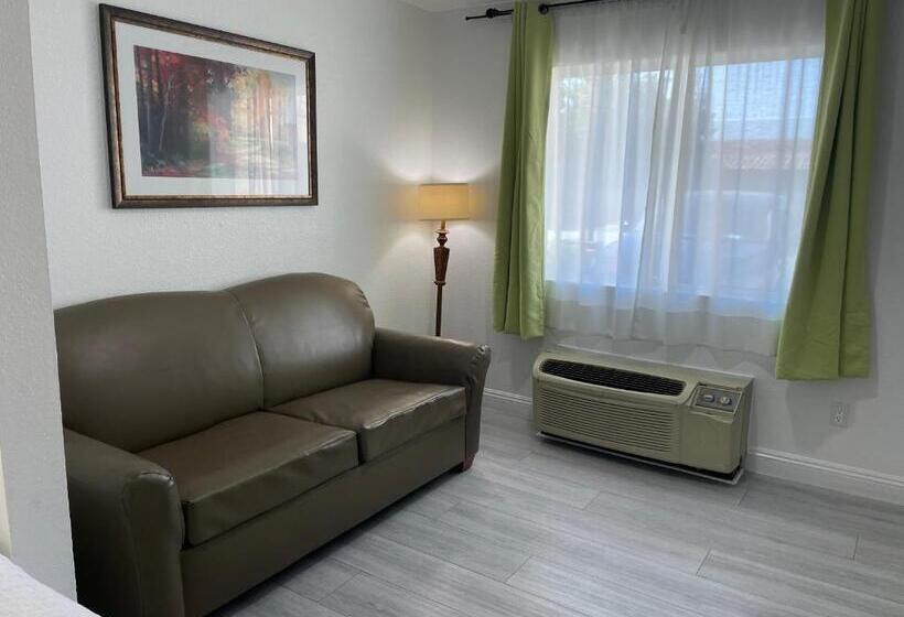 디럭스 룸, Loma Linda Inn