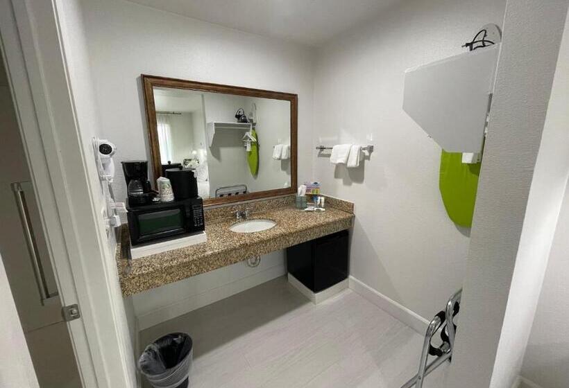 디럭스 패밀리 룸, Loma Linda Inn