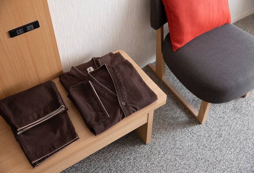 Номер Стандарт, Mitsui Garden Hotel Kyoto Sanjo