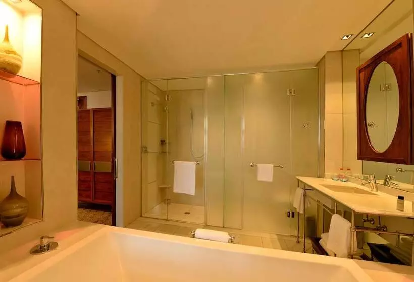 سوییت, Pivot Hotel Montecasino