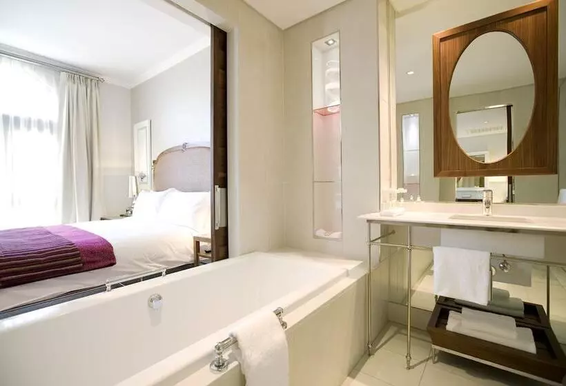 سوییت, Pivot Hotel Montecasino