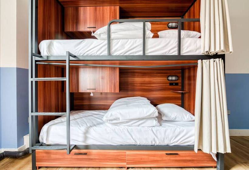 Letto in Camera Condivisa, Malacuna Manchester