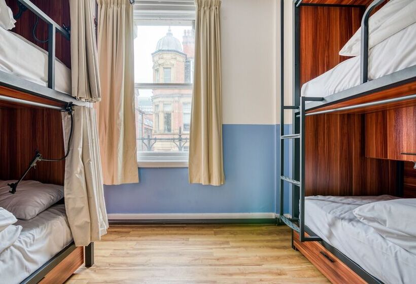 Letto in Camera Condivisa, Malacuna Manchester