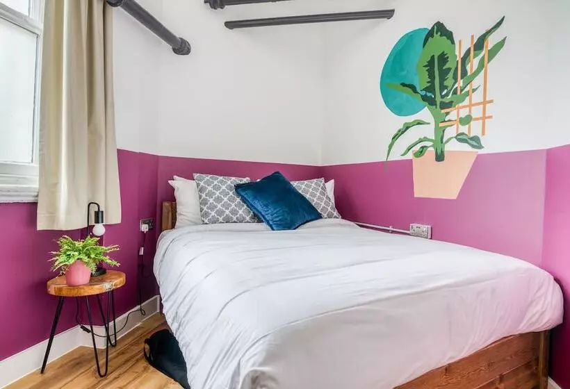 Economy-huone, Malacuna Manchester