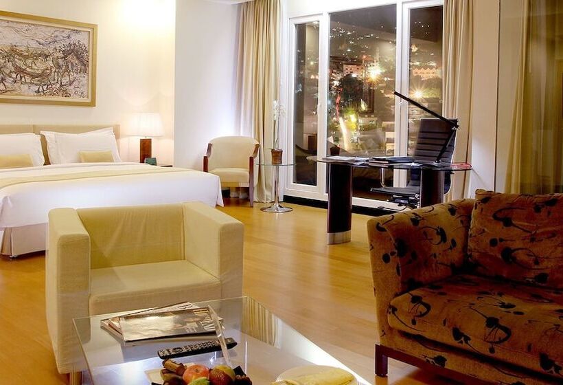스탠다드 스튜디오, Sintesa Peninsula Hotel Manado