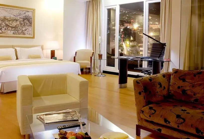 استودیوی استاندارد, Sintesa Peninsula Hotel Manado