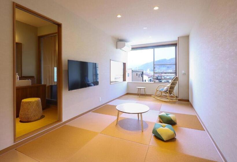 חדר משפחתי, Suwakoen