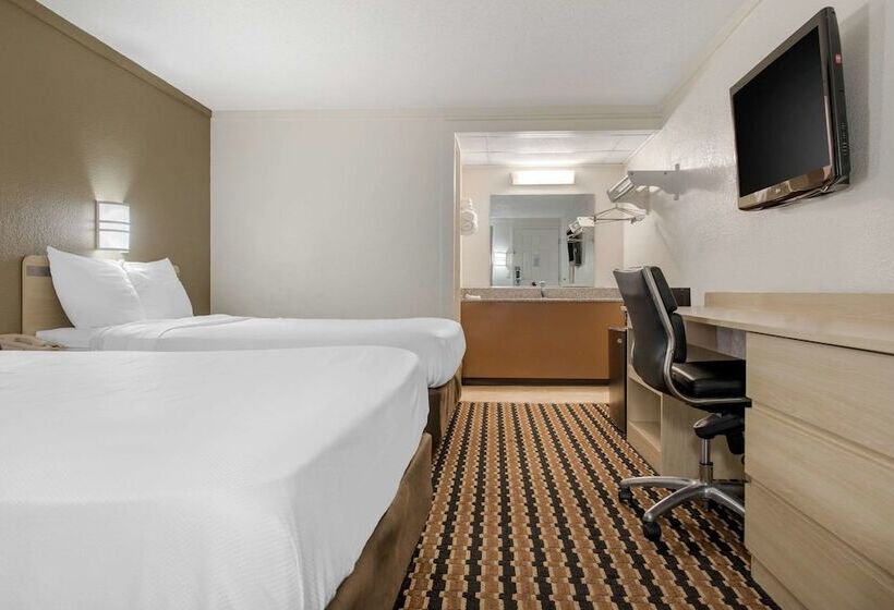 غرفه قياسيه سريرين مزدوجين, Rodeway Inn