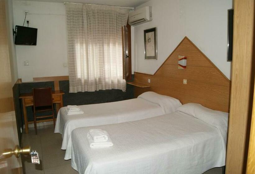 Номер Стандарт, Hostal Sant Bernat