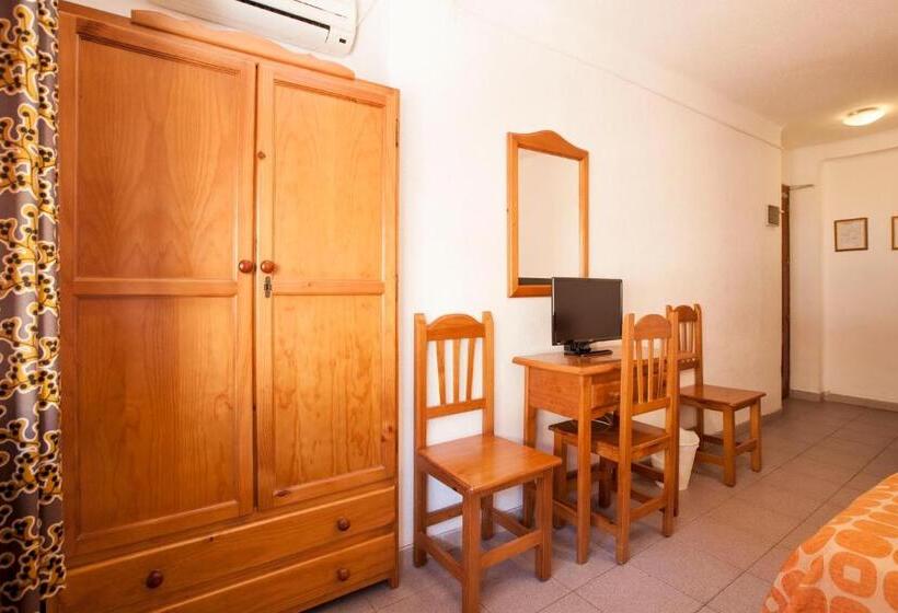 غرفة قياسية ثلاثية, Serramar