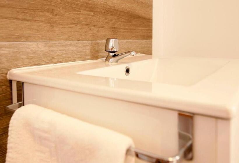 غرفة قياسية حمام مشترك, Serramar