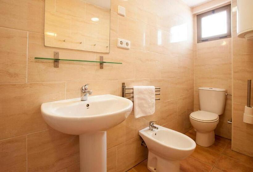 غرفة قياسية رباعية, Serramar