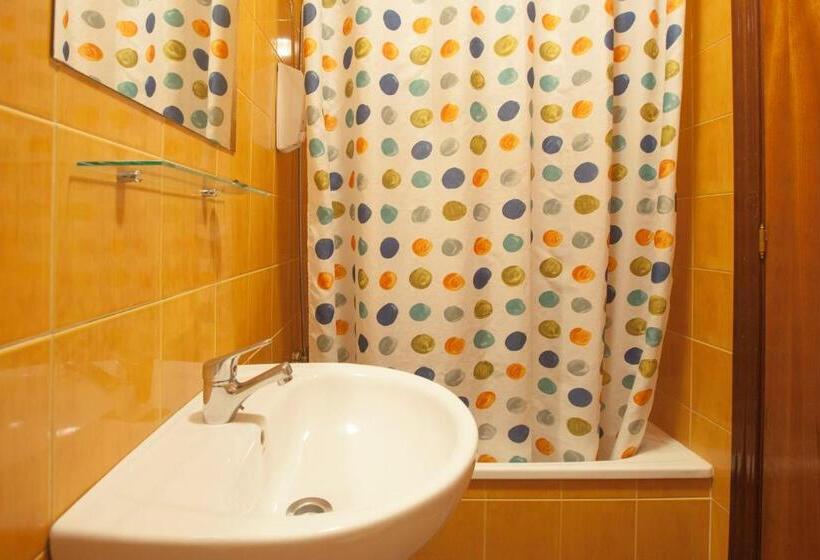 غرفة قياسية, Serramar