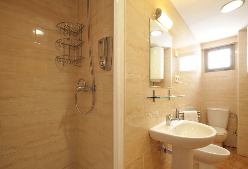 غرفة قياسية رباعية, Serramar