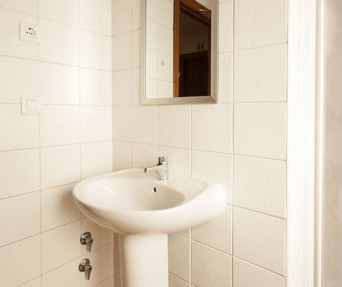 غرفة قياسية حمام مشترك, Serramar