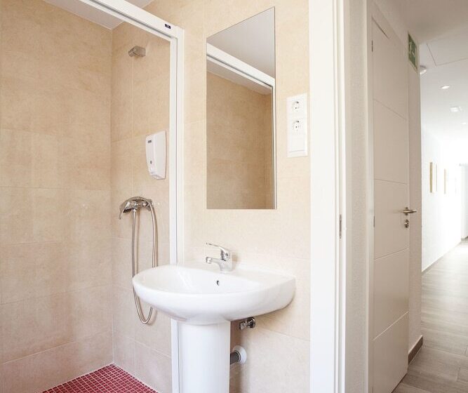 غرفة قياسية رباعية حمام مشترك, Serramar