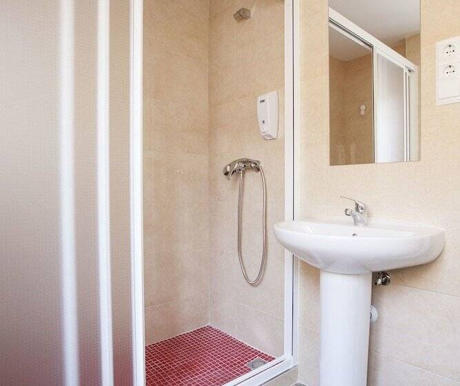 غرفة قياسية رباعية حمام مشترك, Serramar