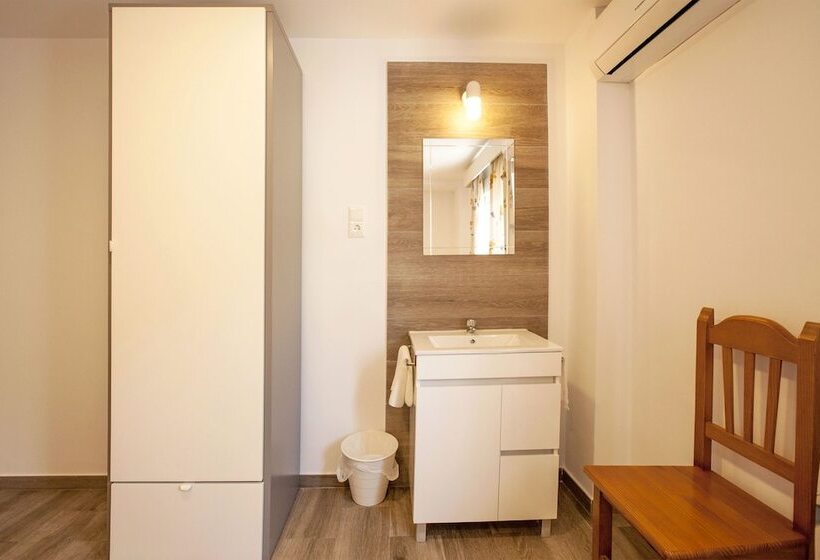 غرفة قياسية حمام مشترك, Serramar