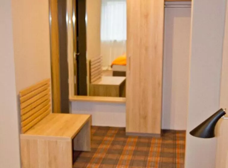 Quarto Estandar, Alpha