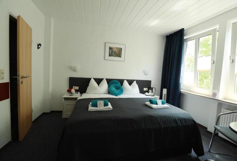 اتاق استاندارد, Am Hillmannplatz Nr.1