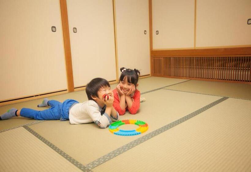 غرفة عائلية, Angel Grandia Echigo Nakazato