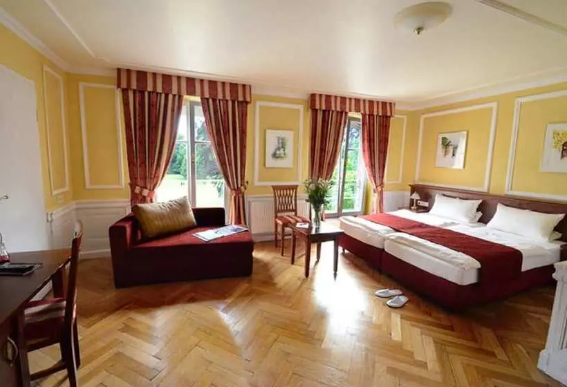 Classic-huone, Chateau De Pourtales