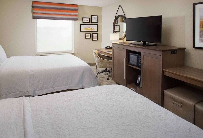 جناح, Hampton Inn Garden City Long Island