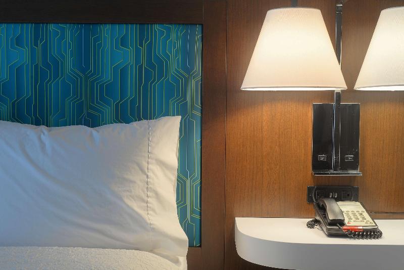 Quarto Estandar, Hampton Inn & Suites Atlsix Flags