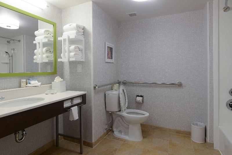 Quarto Estandar, Hampton Inn & Suites Atlsix Flags