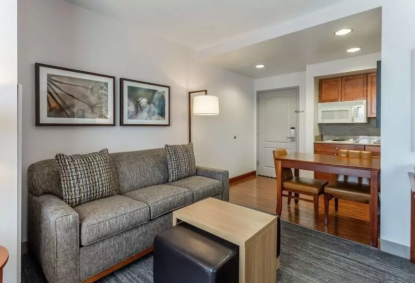 スタンダードスタジオ, Homewood Suites By Hilton Albany