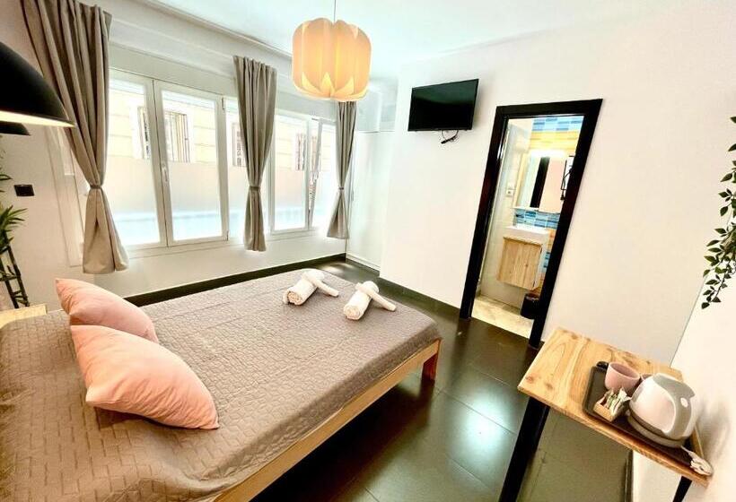 اتاق استاندارد, Operas