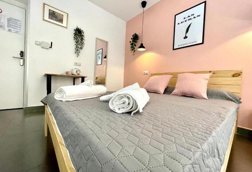 اتاق استاندارد, Operas