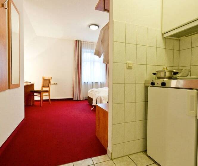 标准单人间, Neuwirtshaus